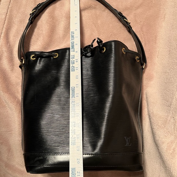 Authentic Louis Vuitton Black Epi Leather Neo Drawstring Bucket Bag - copy post - Picture 15 of 16